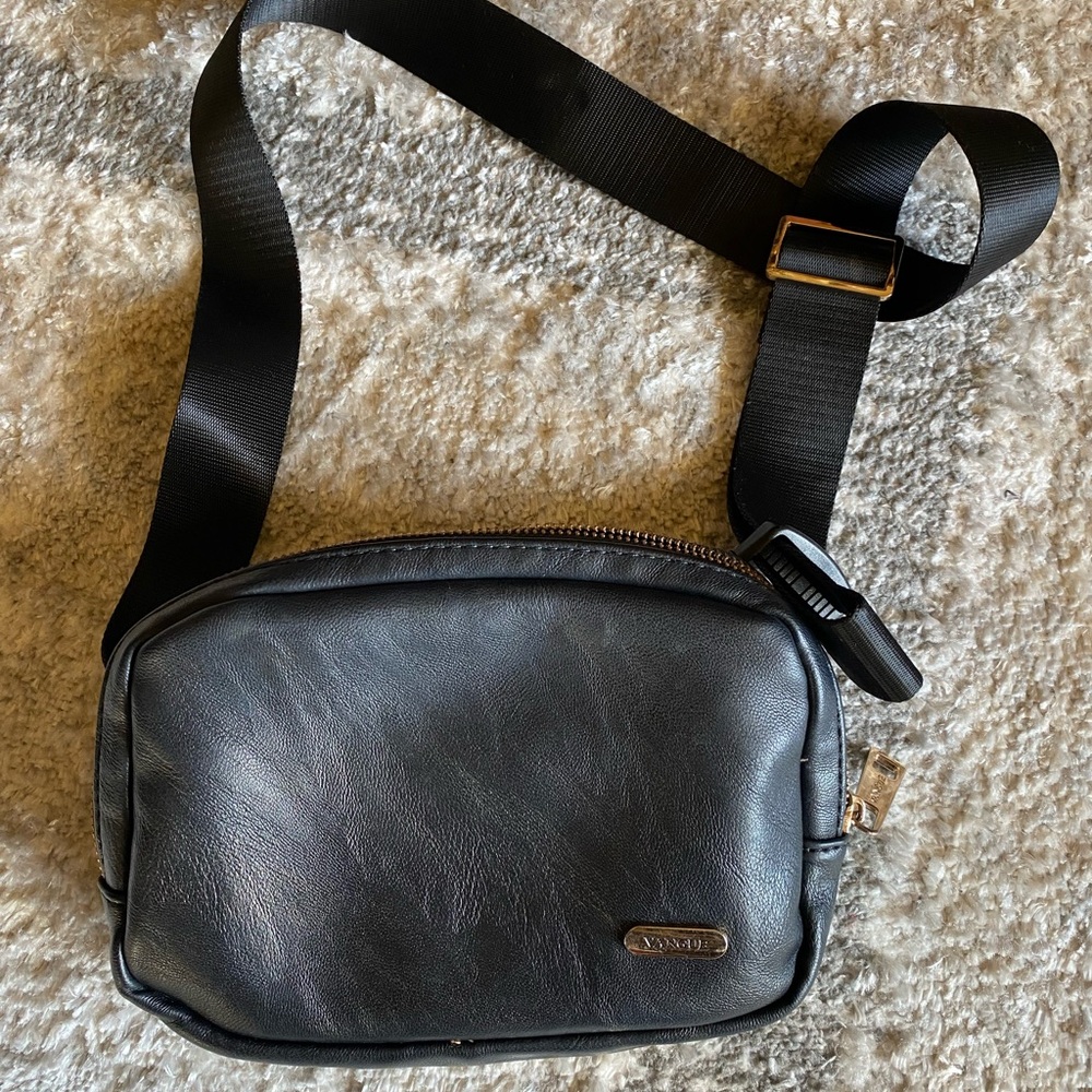 Vangue Crossbody Bag